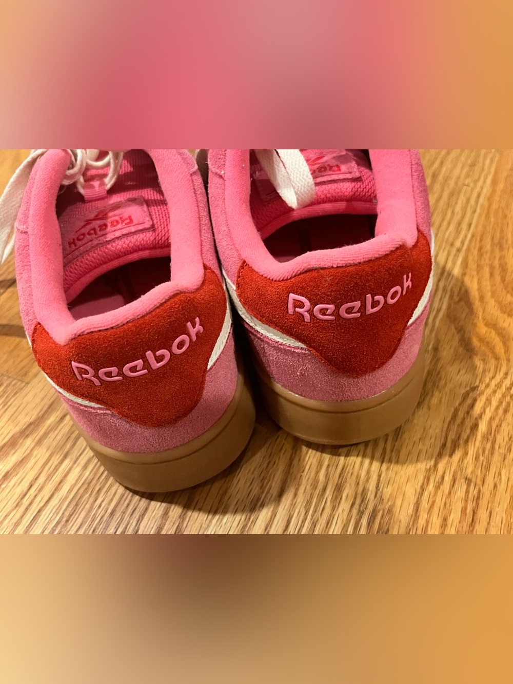 Pink suede Reeboks - Picture 5 of 5